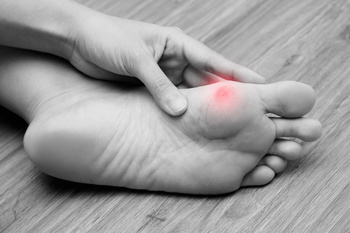 having corns & calluses pain on the foot