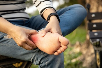 Missoula podiatry patient experiencing morning heel pain from plantar fasciitis